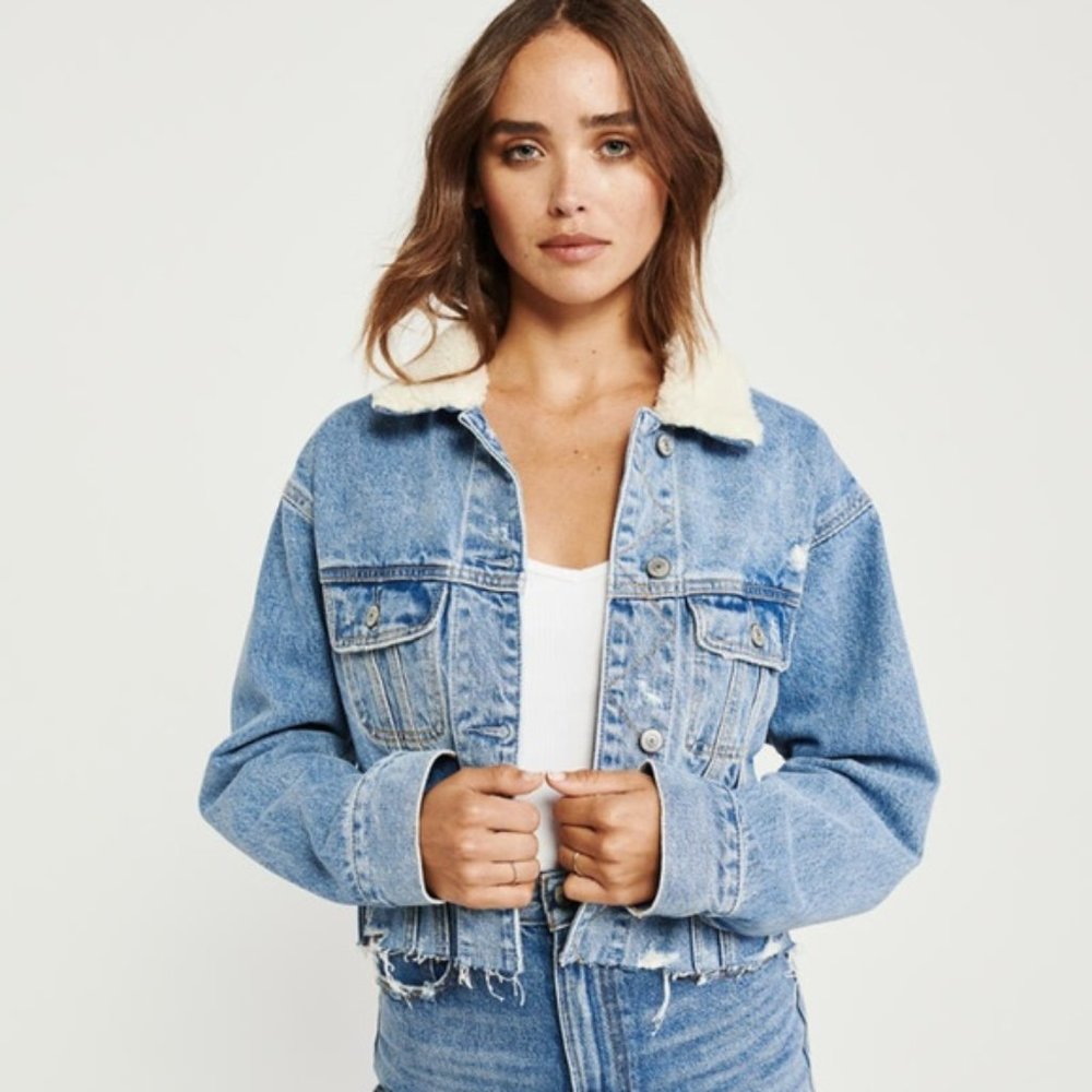 A&F Cropped Sherpa Collar Oversized Jacket Size S